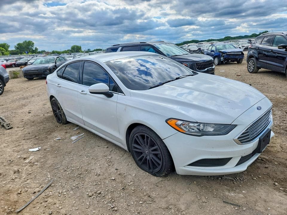 2017 FORD FUSION SE 4