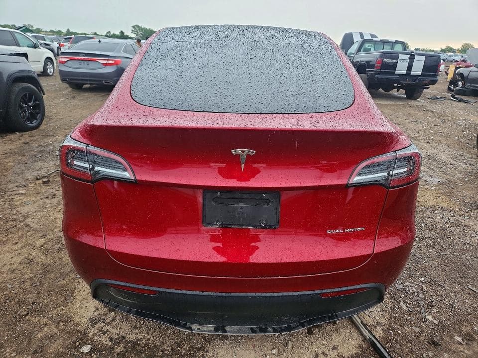 2025 TESLA MODEL Y 6