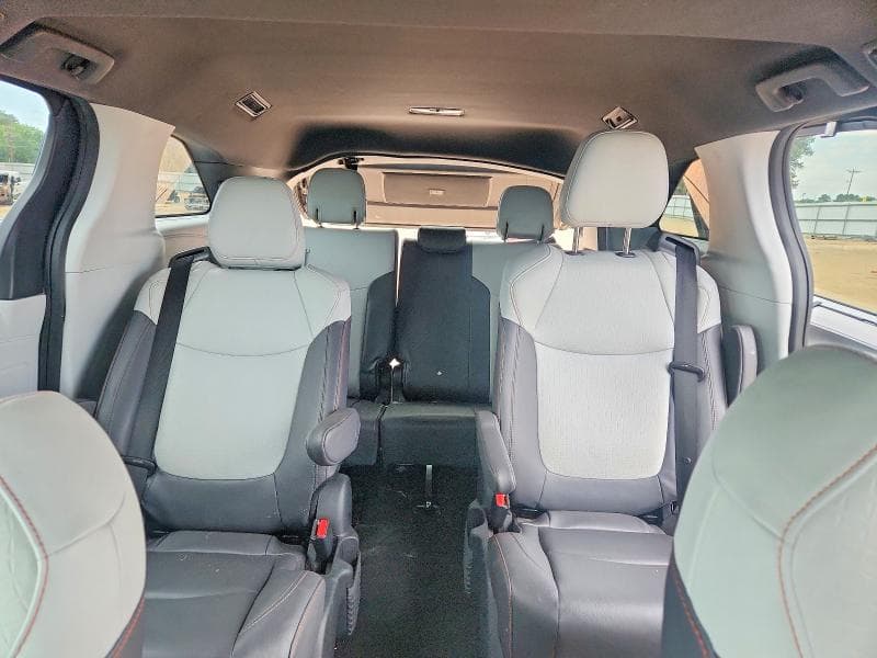2023 TOYOTA SIENNA XSE 7-PASSENGER 10