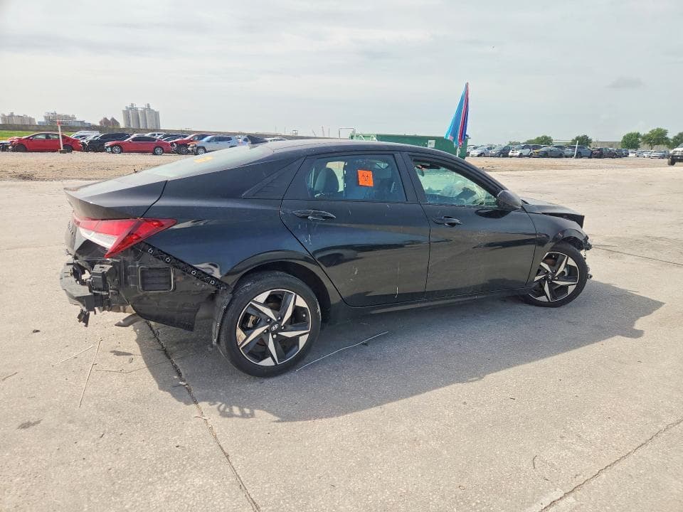 2023 HYUNDAI ELANTRA SEL 3