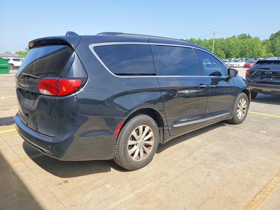 2017 CHRYSLER PACIFICA TOURING L 3