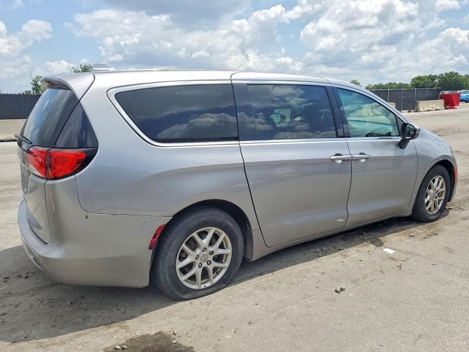 2017 CHRYSLER PACIFICA LX 3