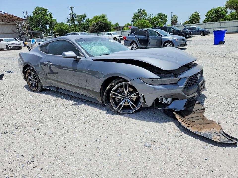 2025 FORD MUSTANG 4