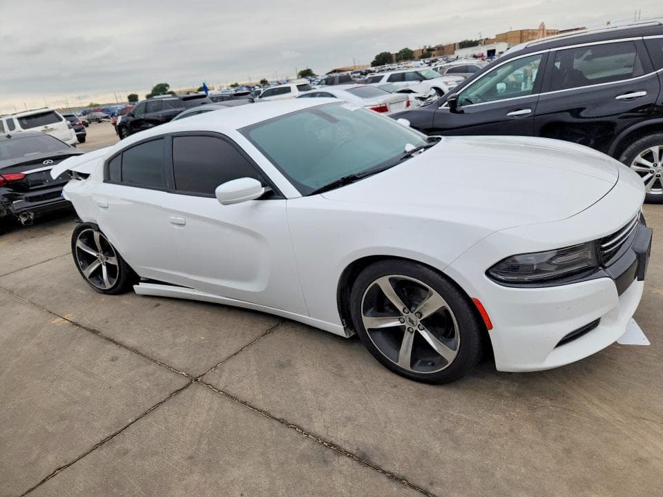 2017 DODGE CHARGER SE 4