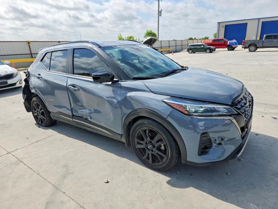 2024 NISSAN KICKS SR 4