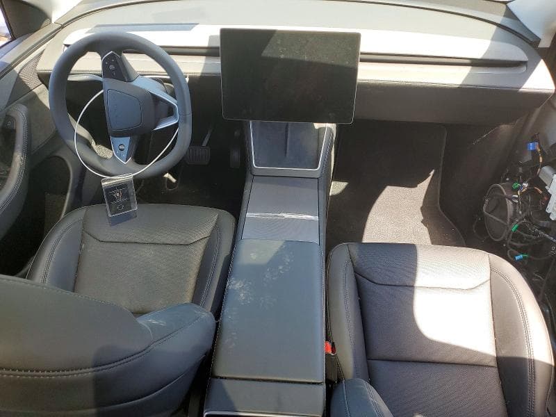 2026 TESLA MODEL Y 8