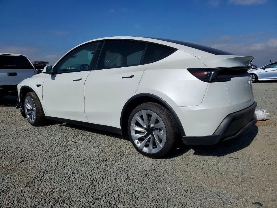 2026 TESLA MODEL Y 2