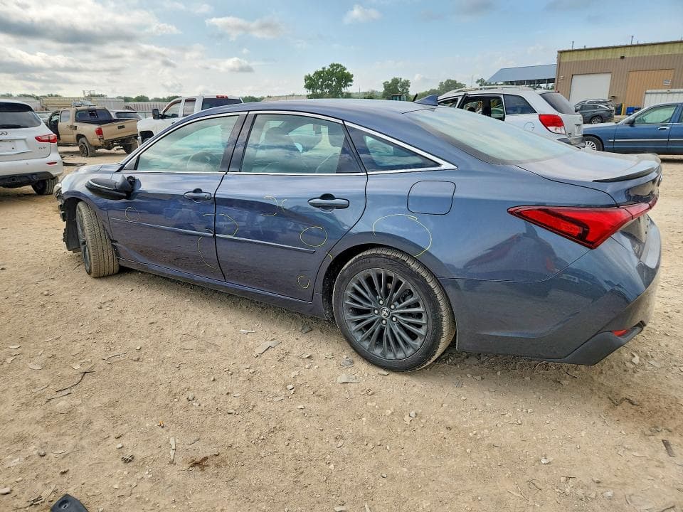 2019 TOYOTA AVALON HYBRID XSE 2