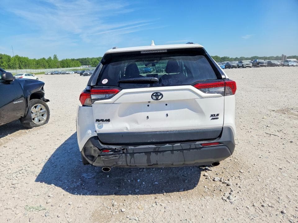2025 TOYOTA RAV4 XLE 6