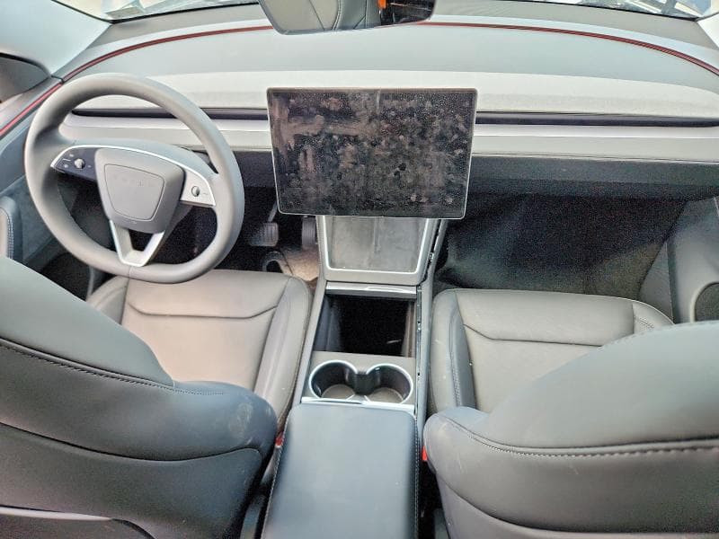 2026 TESLA MODEL Y 8