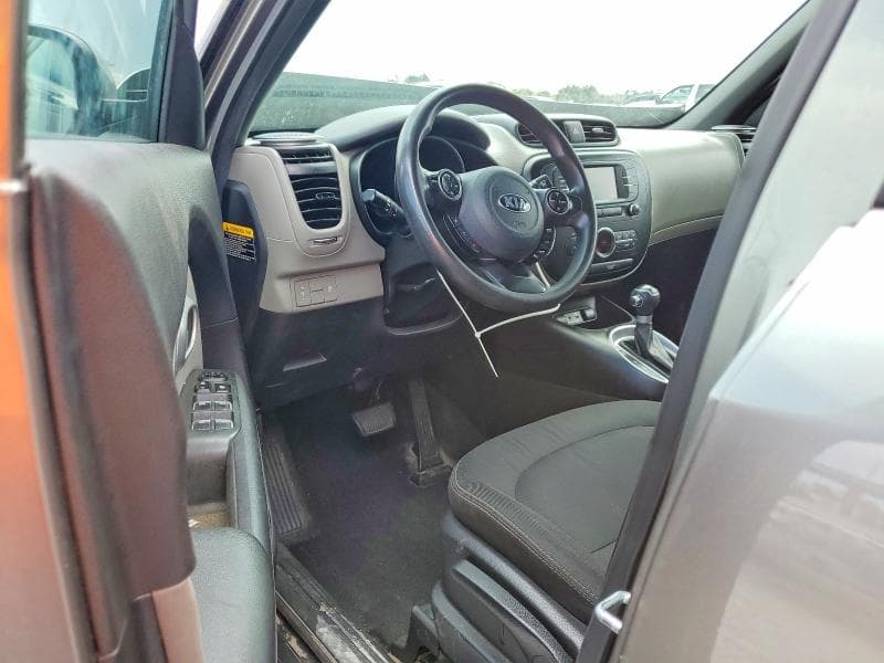 2017 KIA SOUL + 8