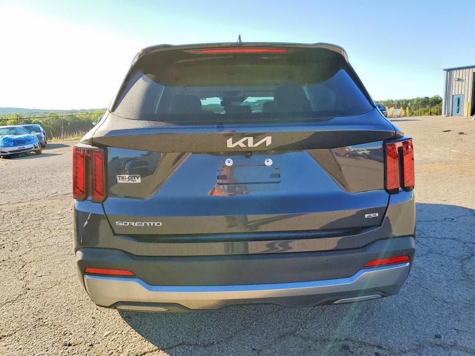 2025 KIA SORENTO S 6