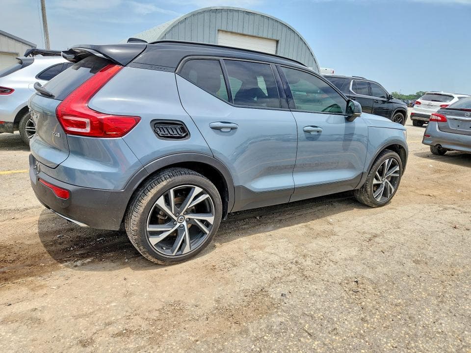 2020 VOLVO XC40 T4 R-DESIGN 3