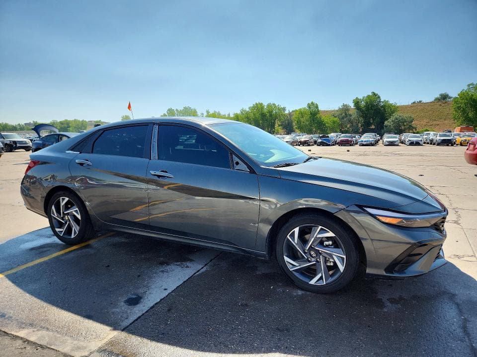 2025 HYUNDAI ELANTRA SEL 4