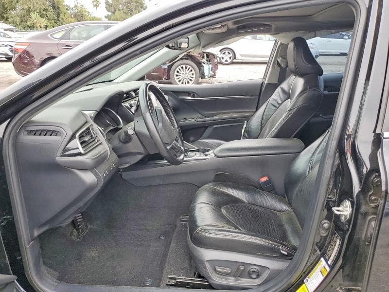2020 TOYOTA CAMRY SE 7