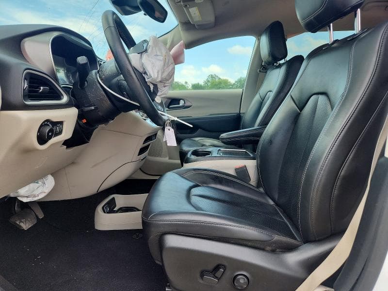 2023 CHRYSLER PACIFICA TOURING L 7