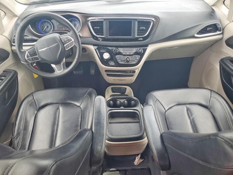 2020 CHRYSLER VOYAGER LXI 8