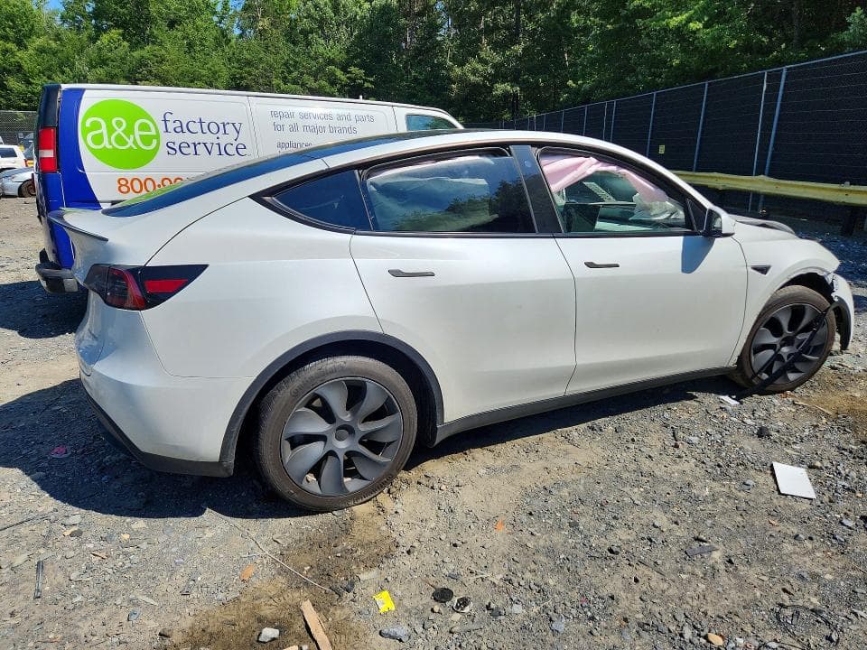 2023 TESLA MODEL Y 3