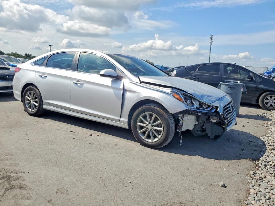 2019 HYUNDAI SONATA SE 4