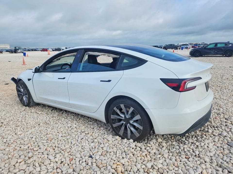 2025 TESLA MODEL 3 2