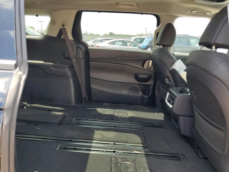 2026 KIA CARNIVAL SX 11