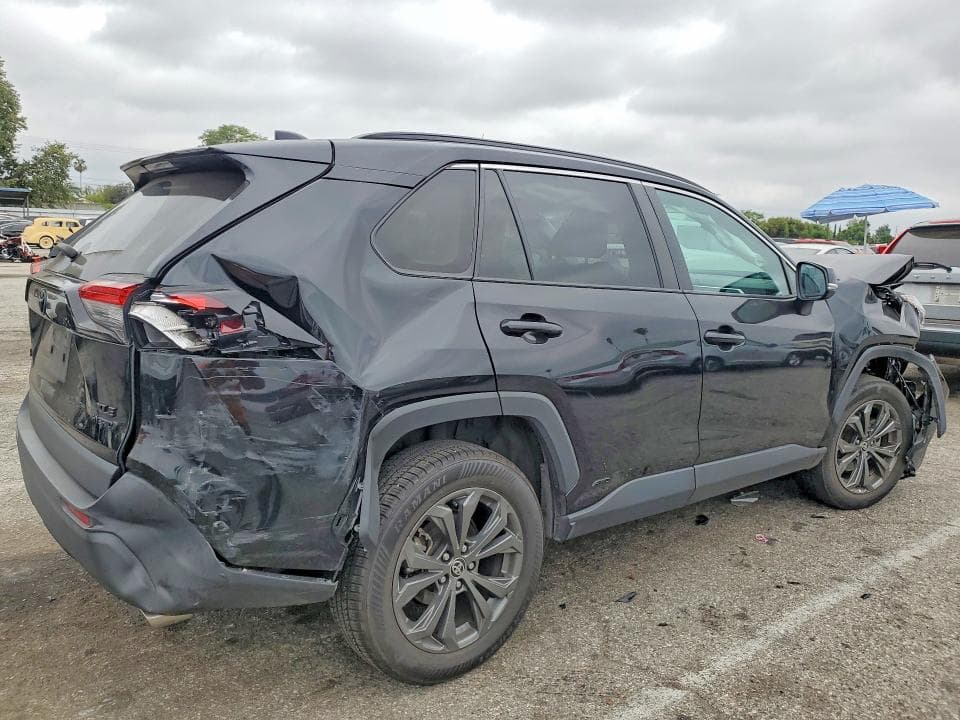 2022 TOYOTA RAV 4 3