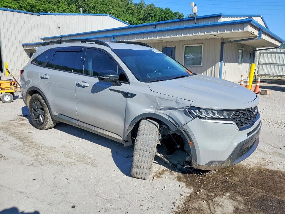 2022 KIA SORENTO S 4