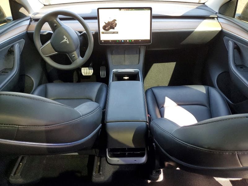 2023 TESLA MODEL Y 8