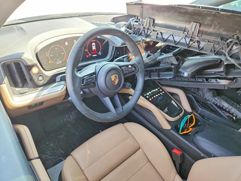 2025 PORSCHE CAYENNE 8