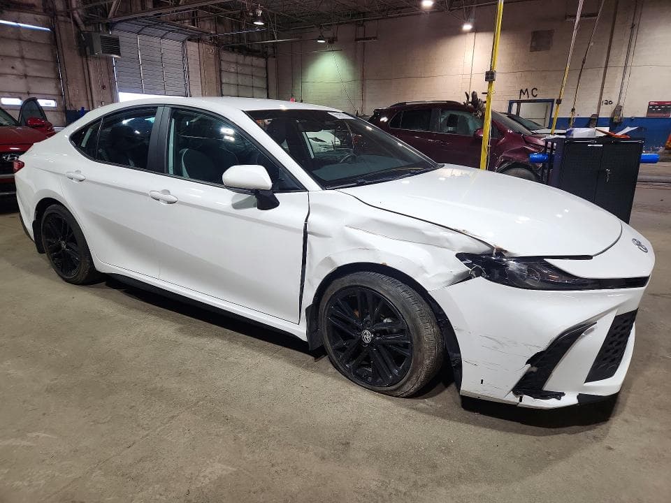 2025 TOYOTA CAMRY SE 4