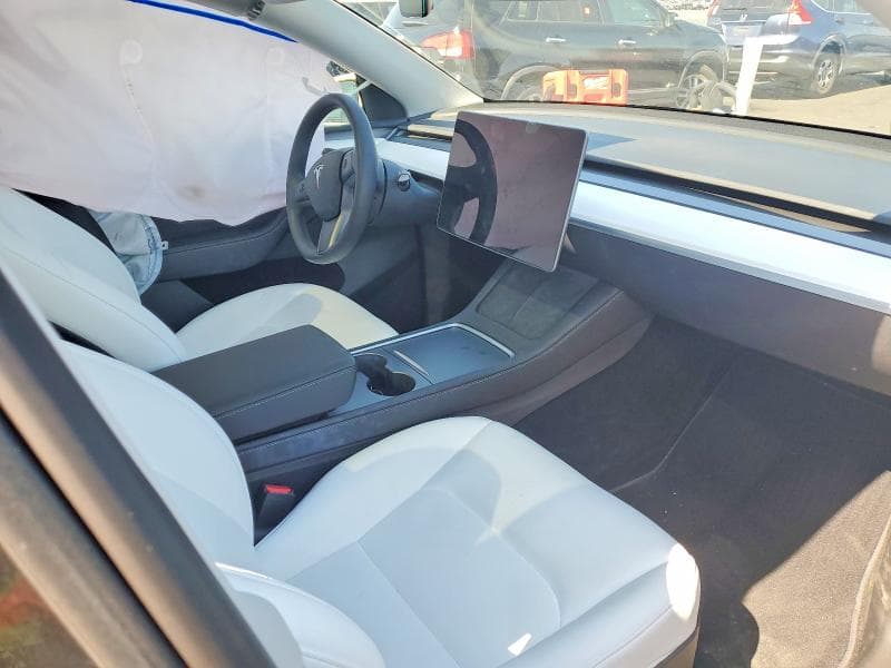 2023 TESLA MODEL Y 8