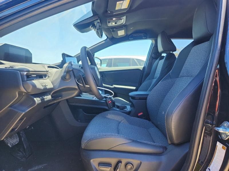 2026 TOYOTA BZ XLE PLUS 7