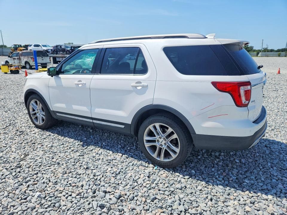 2017 FORD EXPLORER XLT 2