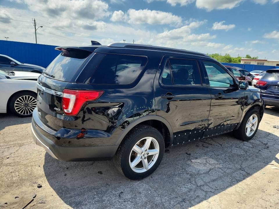 2017 FORD EXPLORER XLT 3