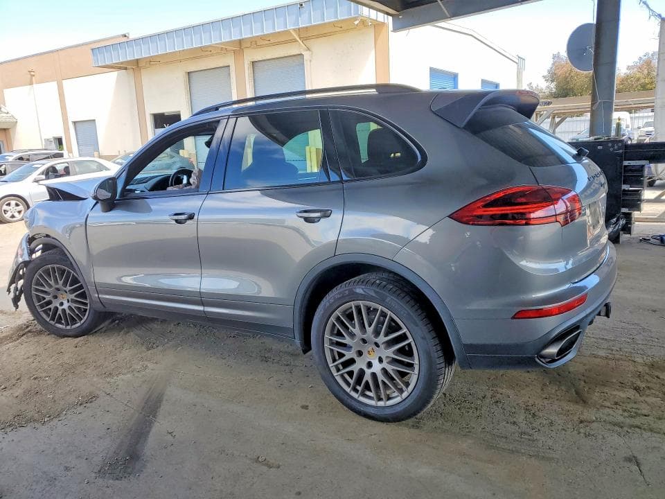 2018 PORSCHE CAYENNE 2