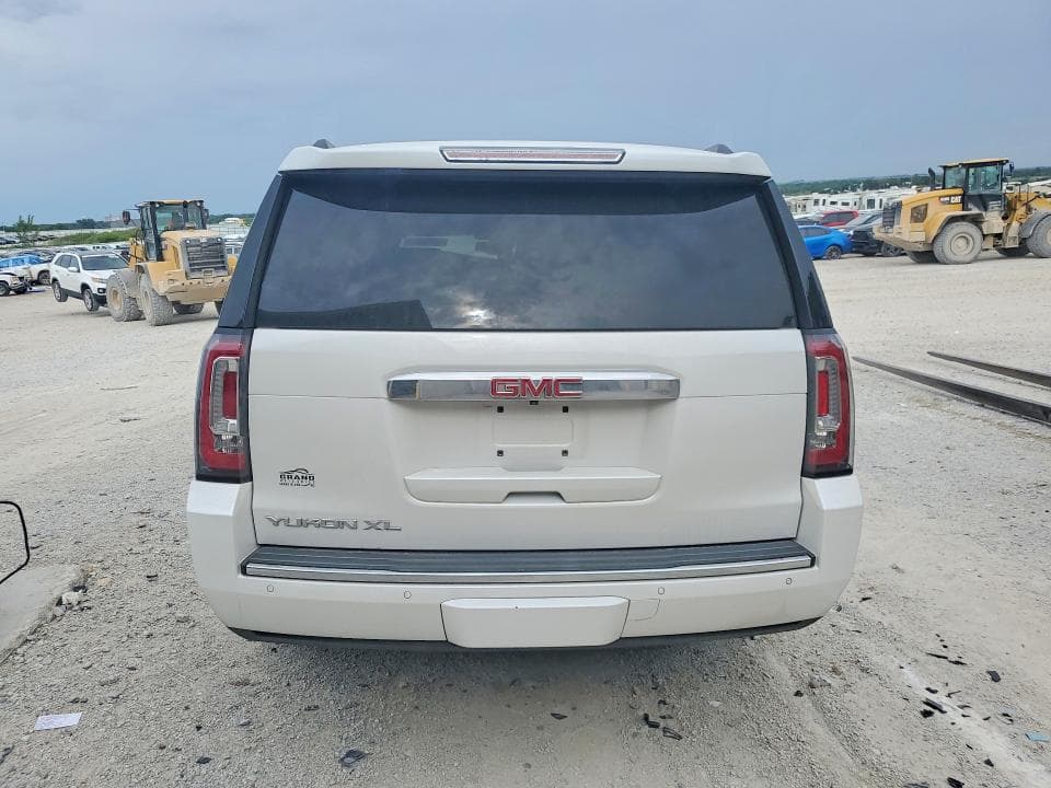 2018 GMC YUKON XL DENALI 6