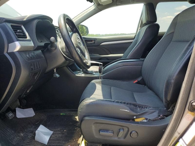 2017 TOYOTA HIGHLANDER LE PLUS 7