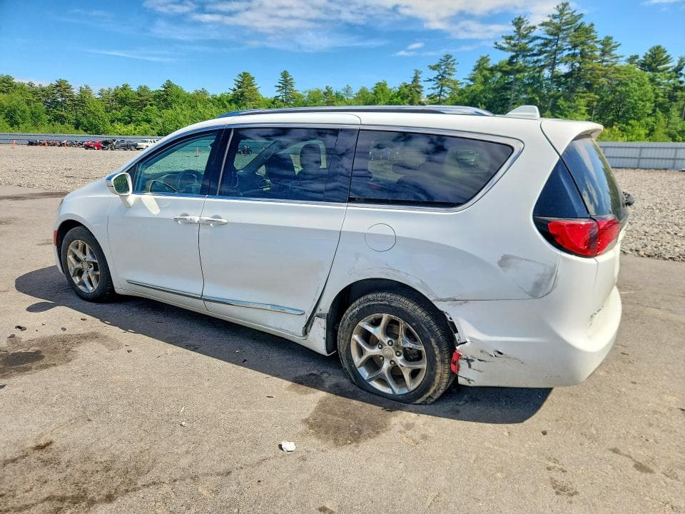 2017 CHRYSLER PACIFICA LIMITED 2