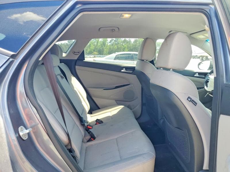2019 HYUNDAI TUCSON SE 11