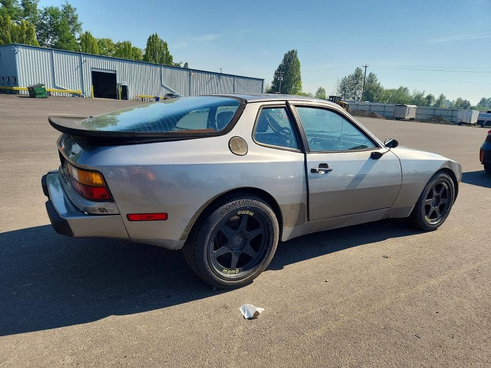 1985 PORSCHE 944 3