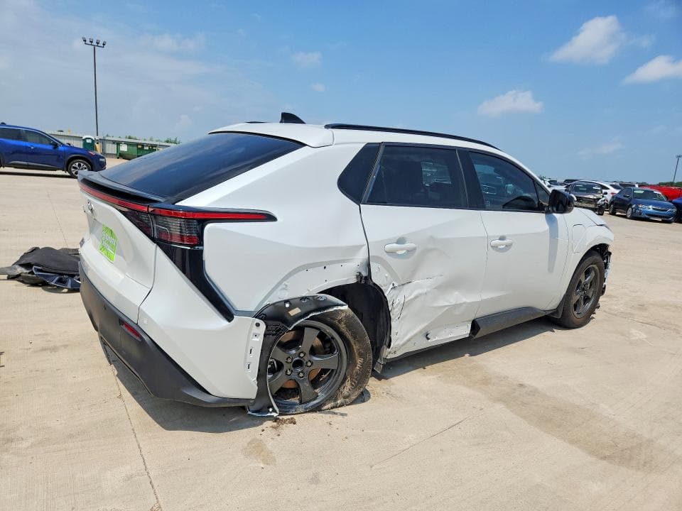 2026 TOYOTA BZ XLE PLUS 3