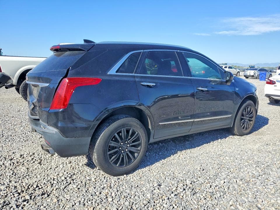 2017 CADILLAC XT5 3