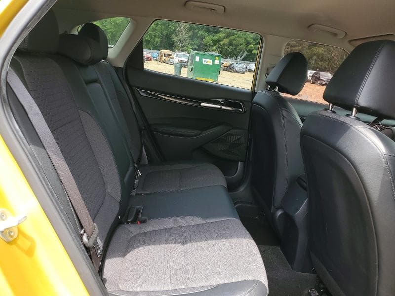 2021 KIA SELTOS S 11