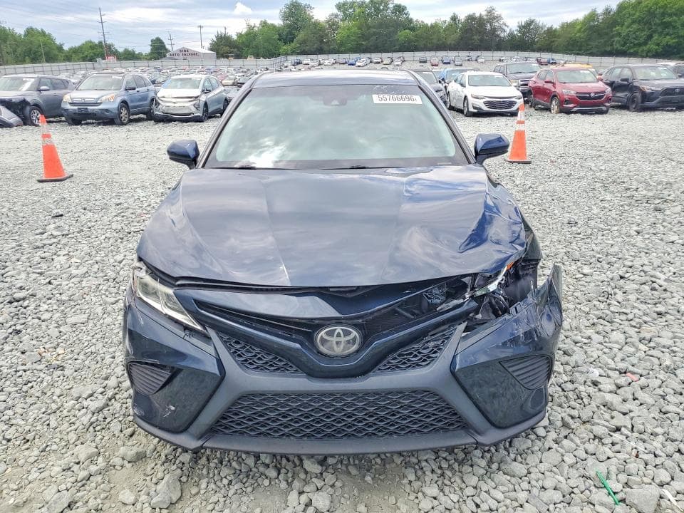 2018 TOYOTA CAMRY SE 5