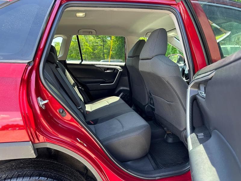 2023 TOYOTA RAV4 XLE 7