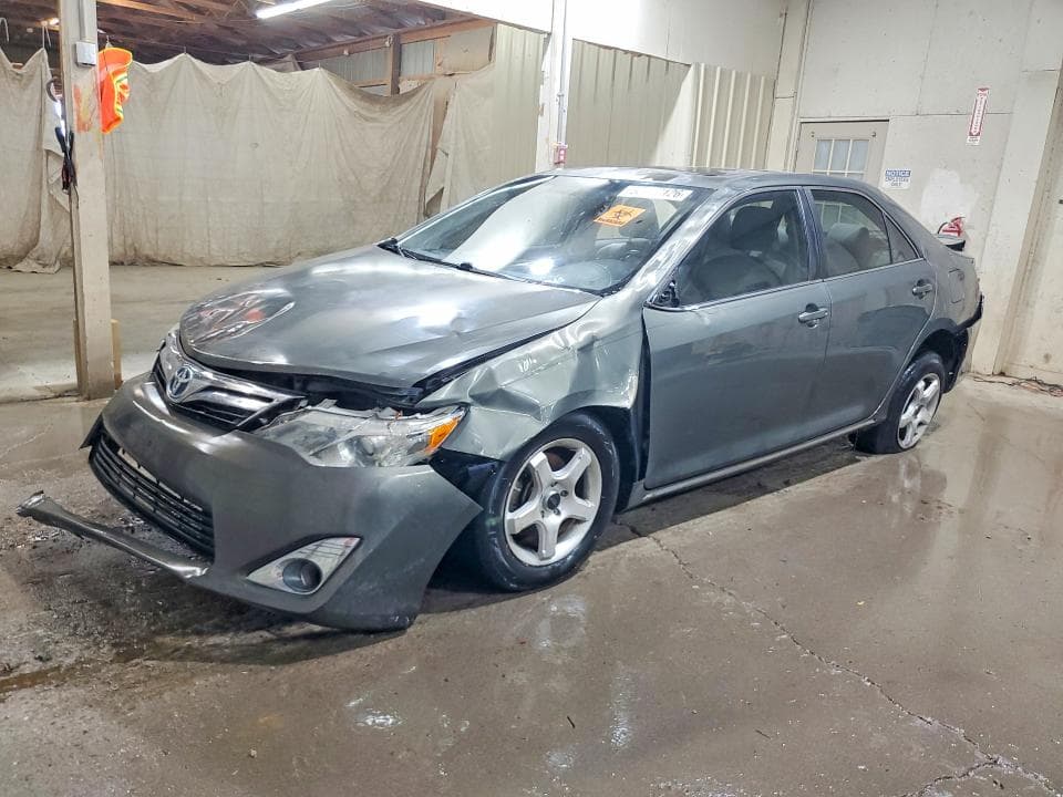 2013 TOYOTA CAMRY SOLA