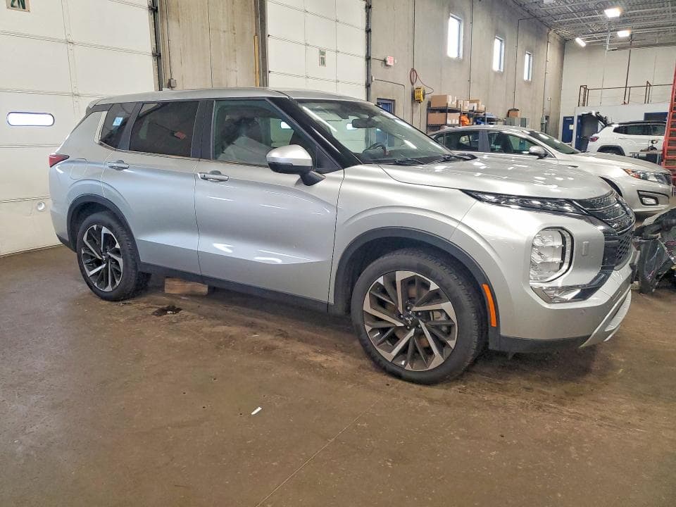 2024 MITSUBISHI OUTLANDER SE 4