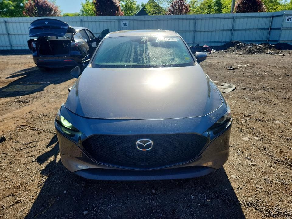 2019 MAZDA 3 PREMIUM 5
