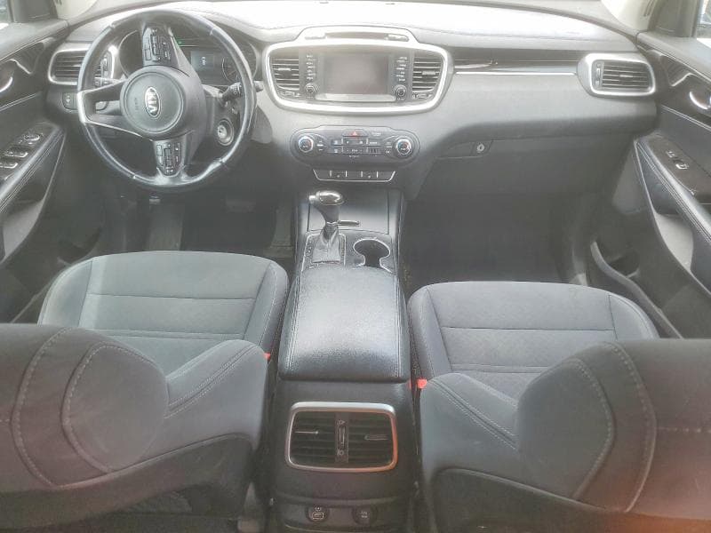 2017 KIA SORENTO LX 8