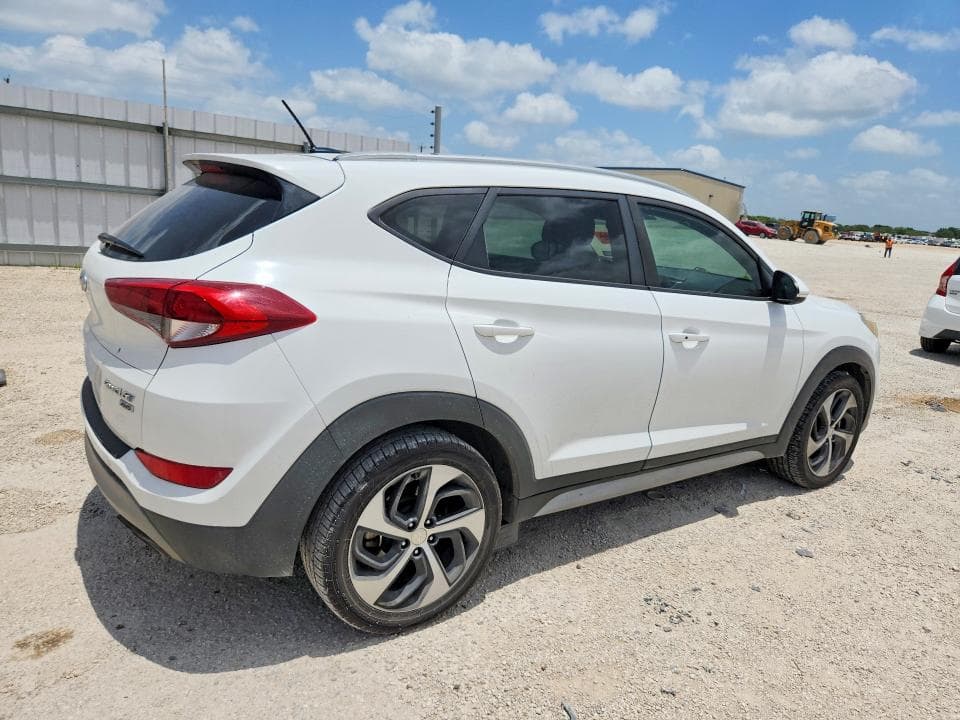 2017 HYUNDAI TUCSON SPORT 3